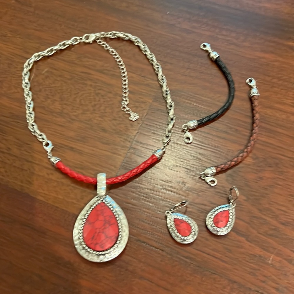 Premier Designs Reversible Necklace & Earrings Set